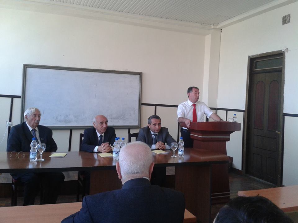 Professor Abuzər Xələfov foto arxiv