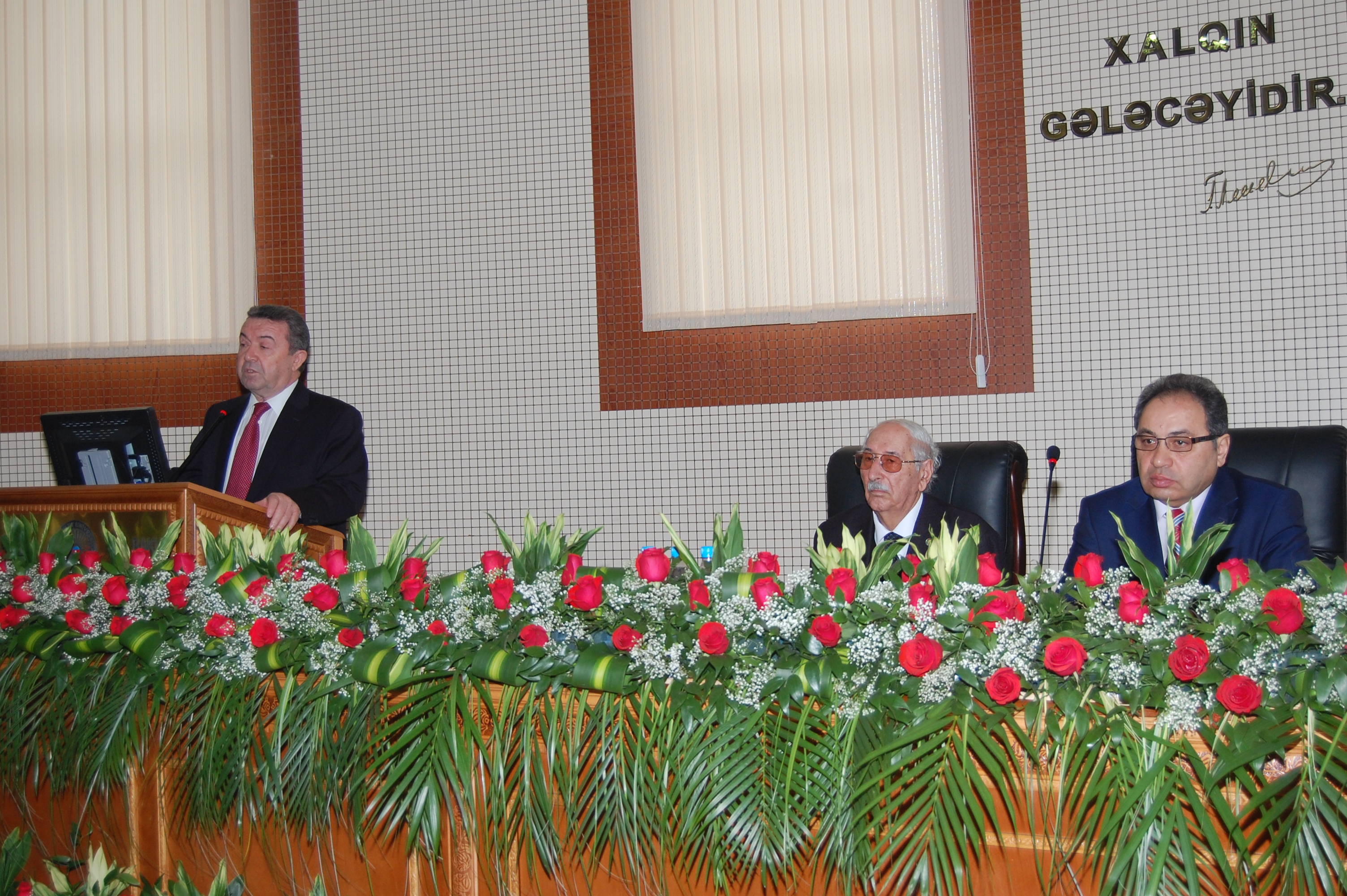 Professor Abuzər Xələfov foto arxiv