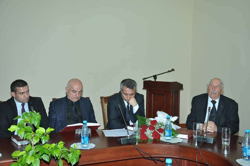 Professor Abuzər Xələfov foto arxiv