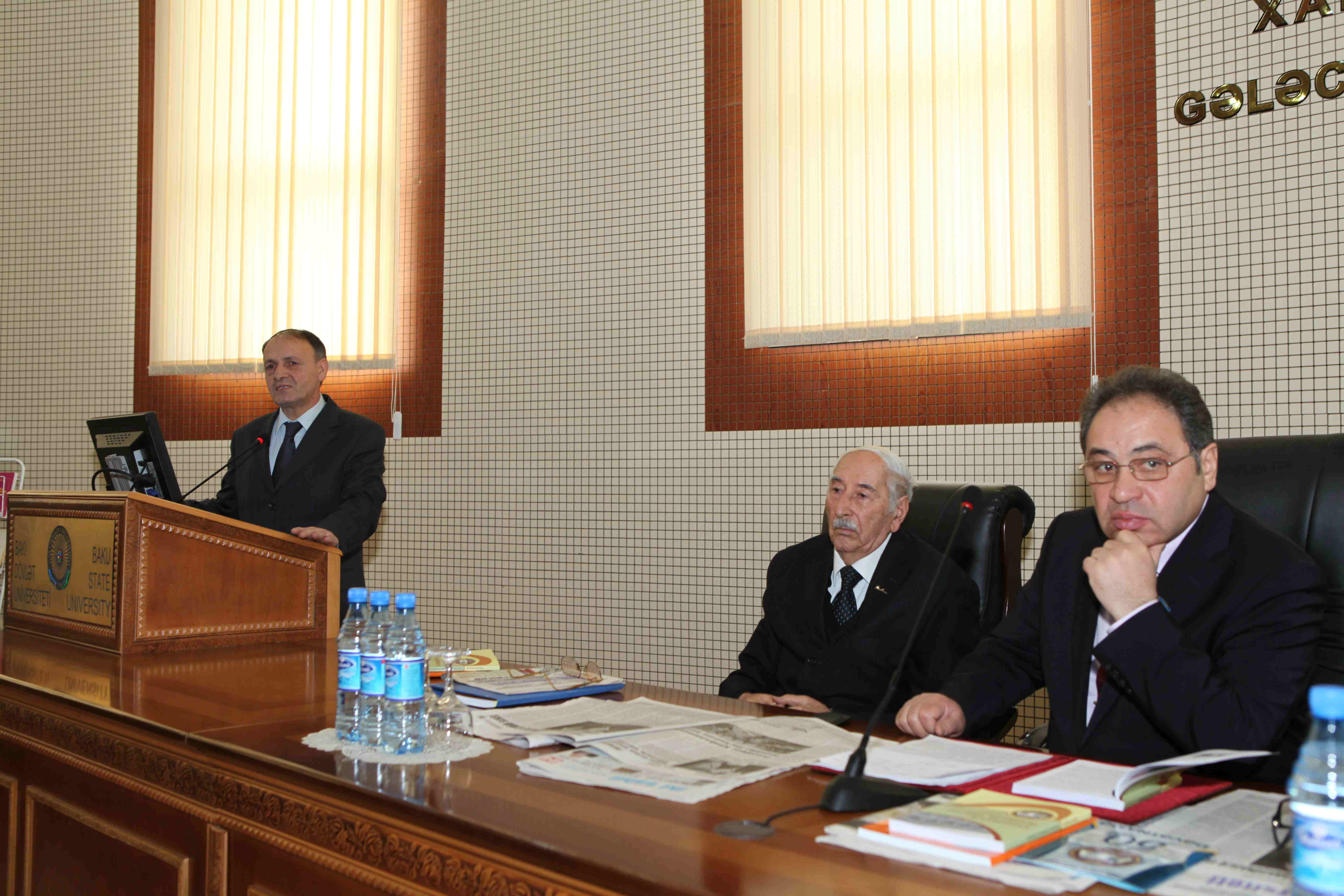 Professor Abuzər Xələfov foto arxiv