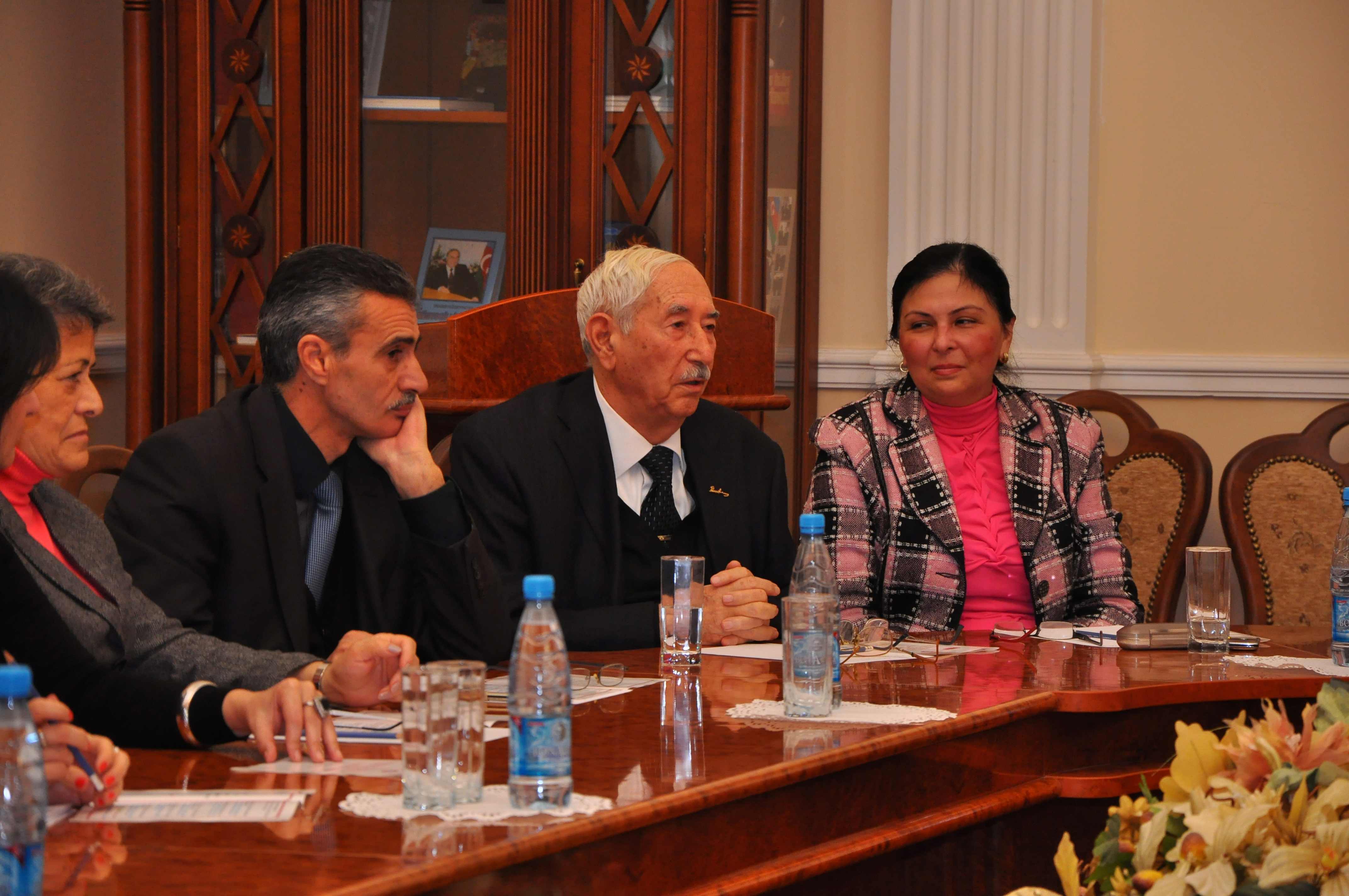 Professor Abuzər Xələfov foto arxiv